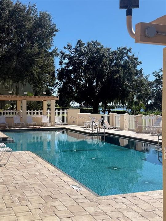 待售: $245,000 (2 贝兹, 2 浴室, 1012 平方英尺)