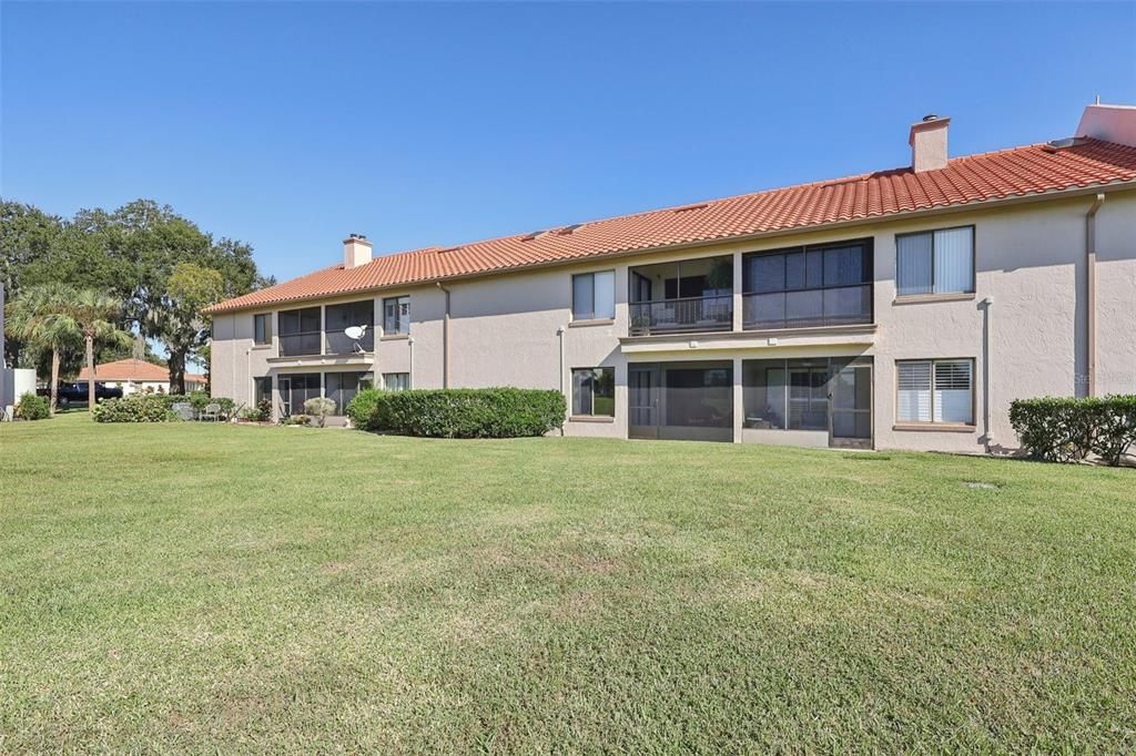 待售: $245,000 (2 贝兹, 2 浴室, 1012 平方英尺)