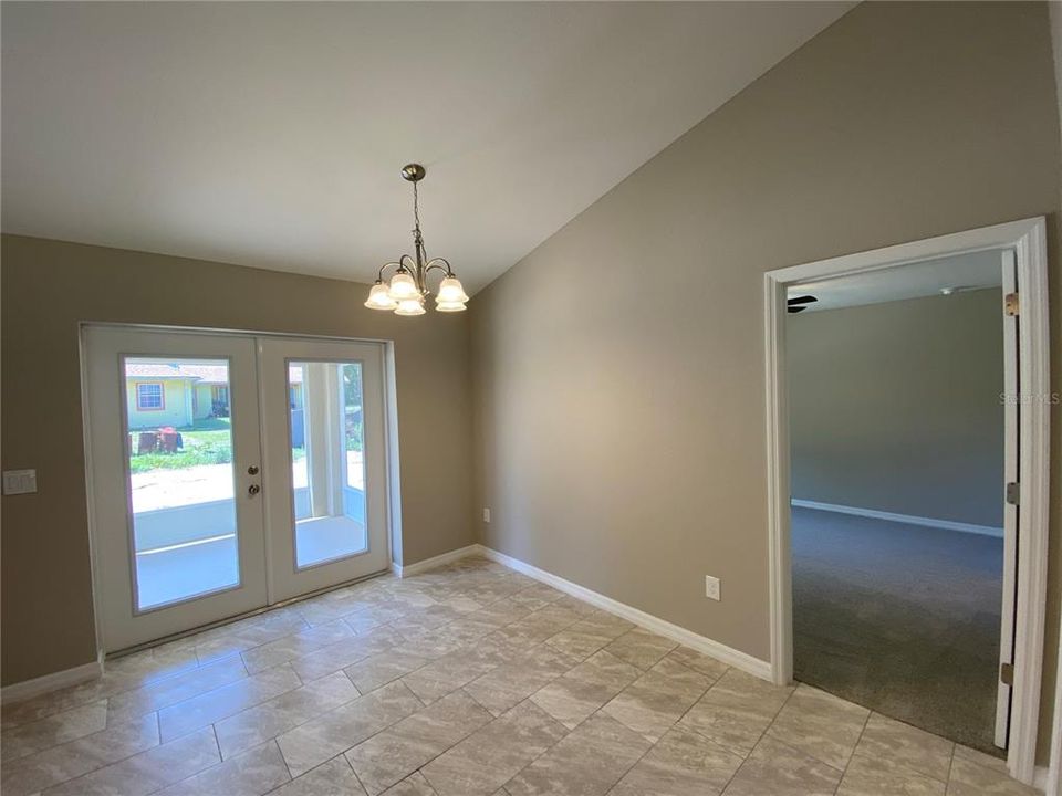 出租: $1,525 (3 贝兹, 2 浴室, 1278 平方英尺)