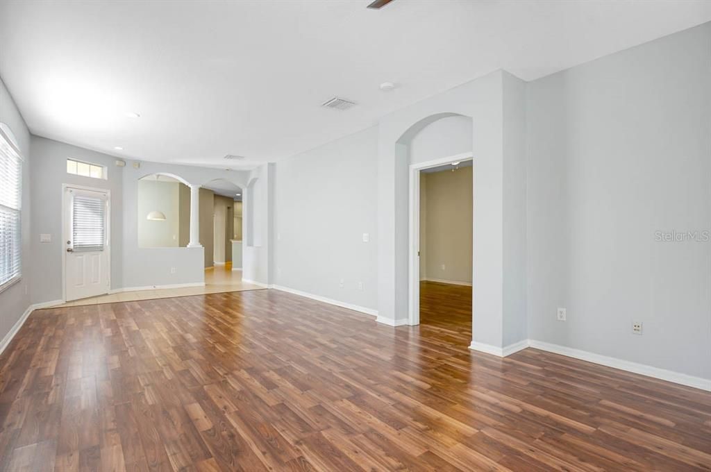 En Venta: $350,000 (3 camas, 2 baños, 1720 Pies cuadrados)