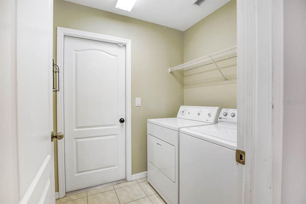 En Venta: $350,000 (3 camas, 2 baños, 1720 Pies cuadrados)