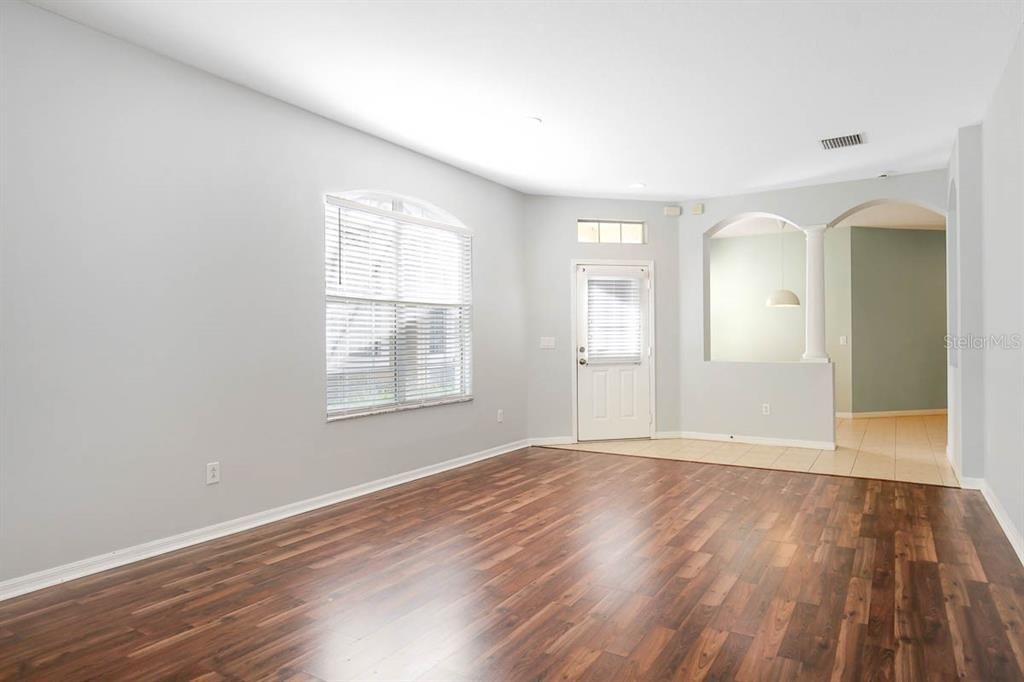 En Venta: $350,000 (3 camas, 2 baños, 1720 Pies cuadrados)