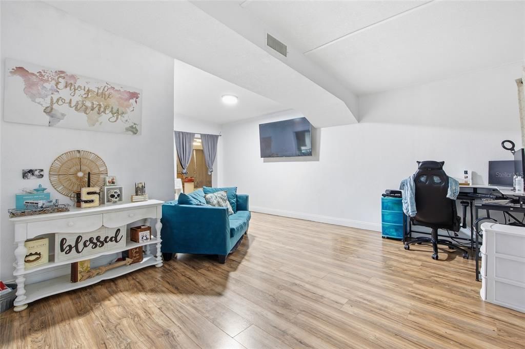 待售: $289,999 (3 贝兹, 2 浴室, 1642 平方英尺)