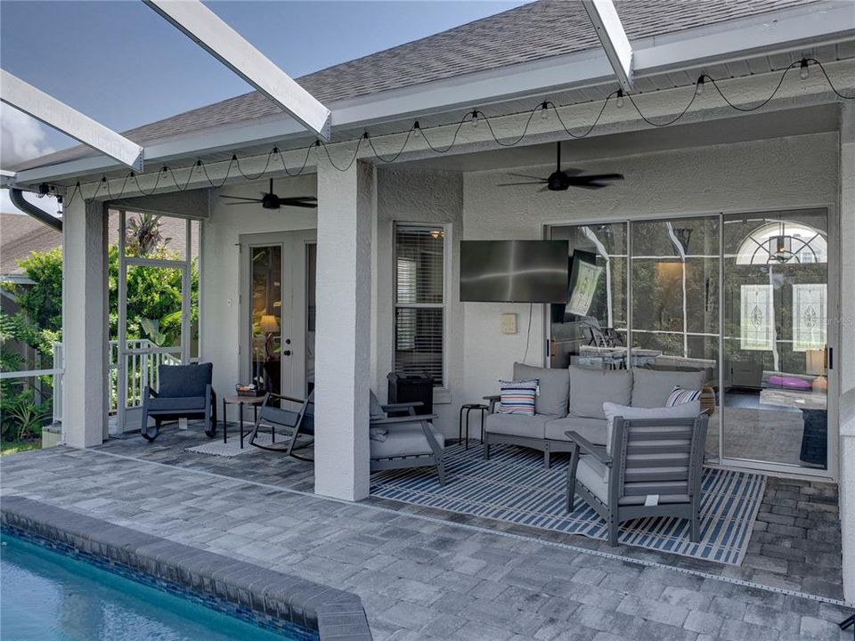 Active With Contract: $540,000 (4 beds, 3 baths, 2566 Square Feet)