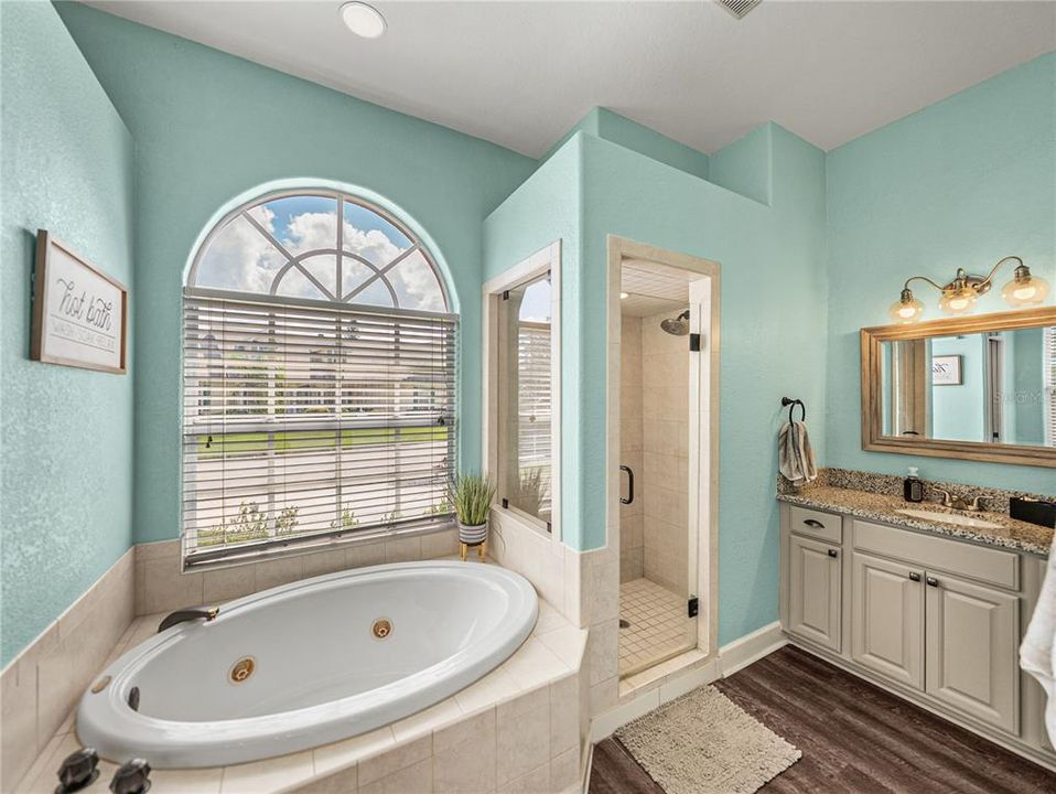 Active With Contract: $540,000 (4 beds, 3 baths, 2566 Square Feet)