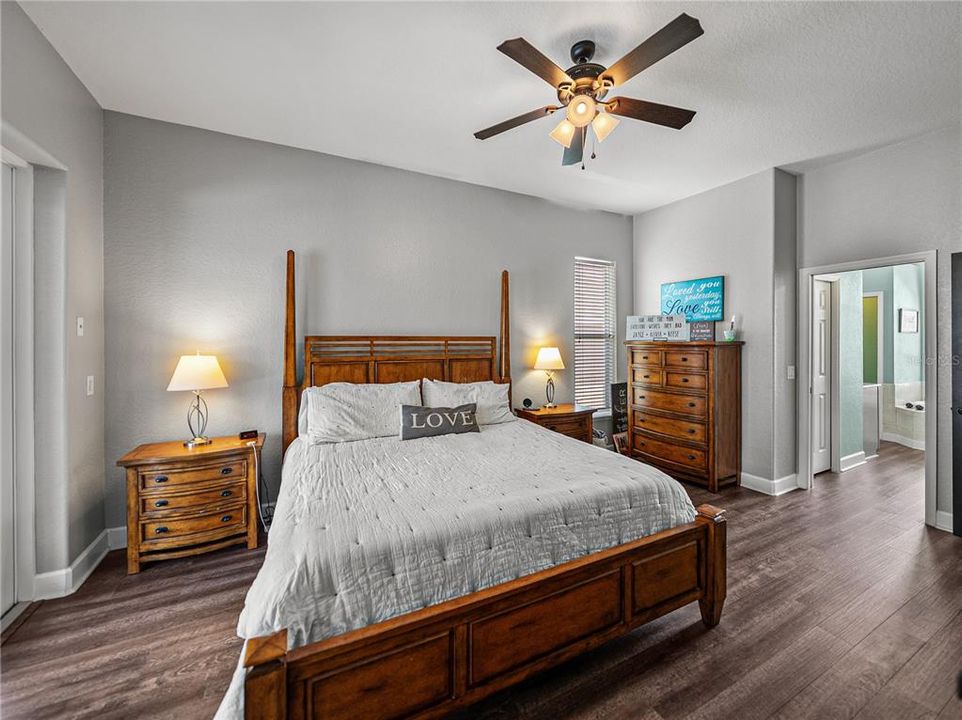 Active With Contract: $540,000 (4 beds, 3 baths, 2566 Square Feet)