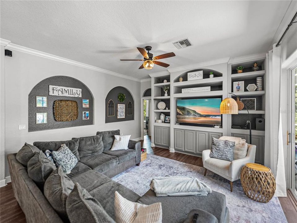 Active With Contract: $540,000 (4 beds, 3 baths, 2566 Square Feet)