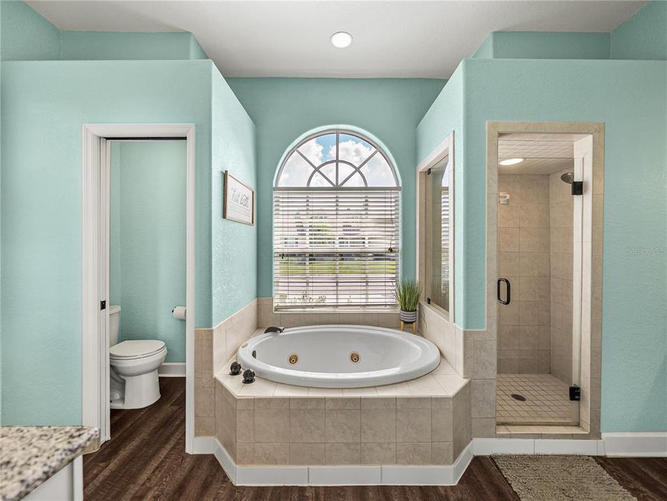 Active With Contract: $540,000 (4 beds, 3 baths, 2566 Square Feet)