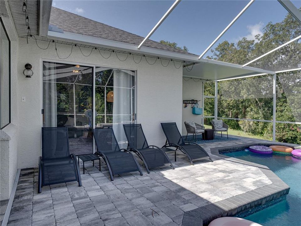 Active With Contract: $540,000 (4 beds, 3 baths, 2566 Square Feet)