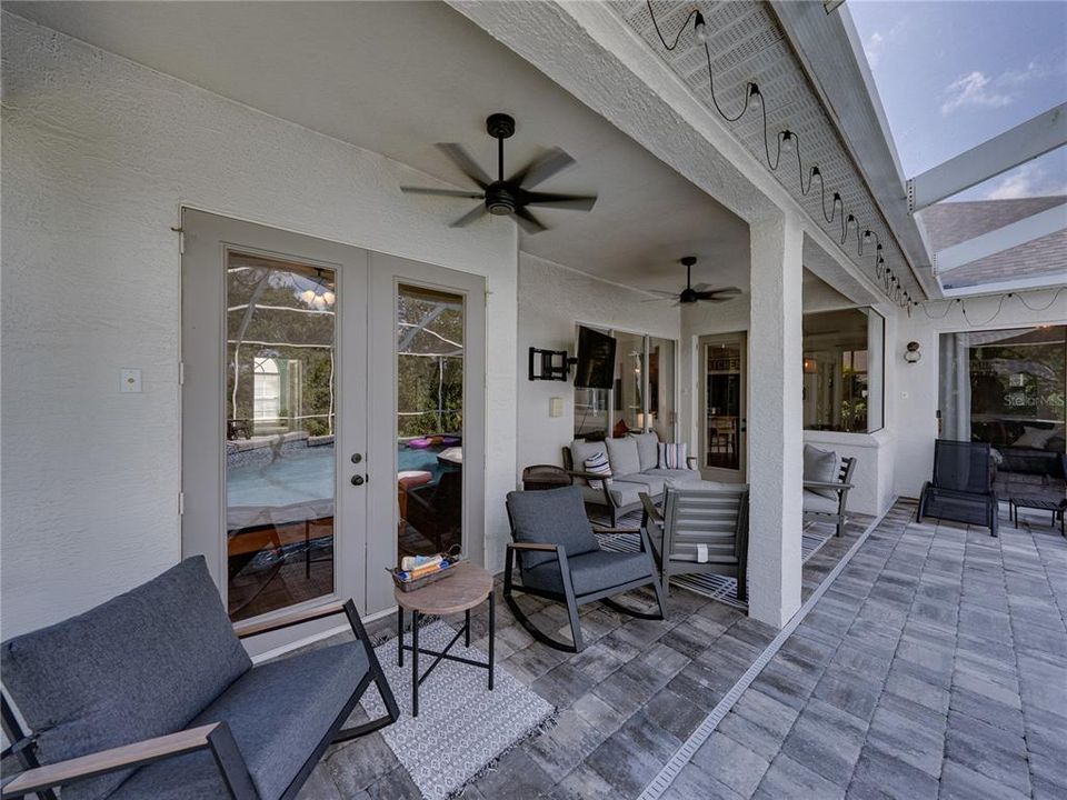 Active With Contract: $540,000 (4 beds, 3 baths, 2566 Square Feet)