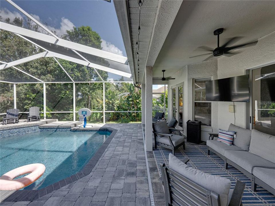 Active With Contract: $540,000 (4 beds, 3 baths, 2566 Square Feet)