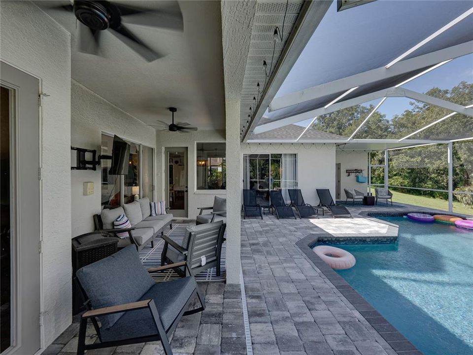 Active With Contract: $540,000 (4 beds, 3 baths, 2566 Square Feet)