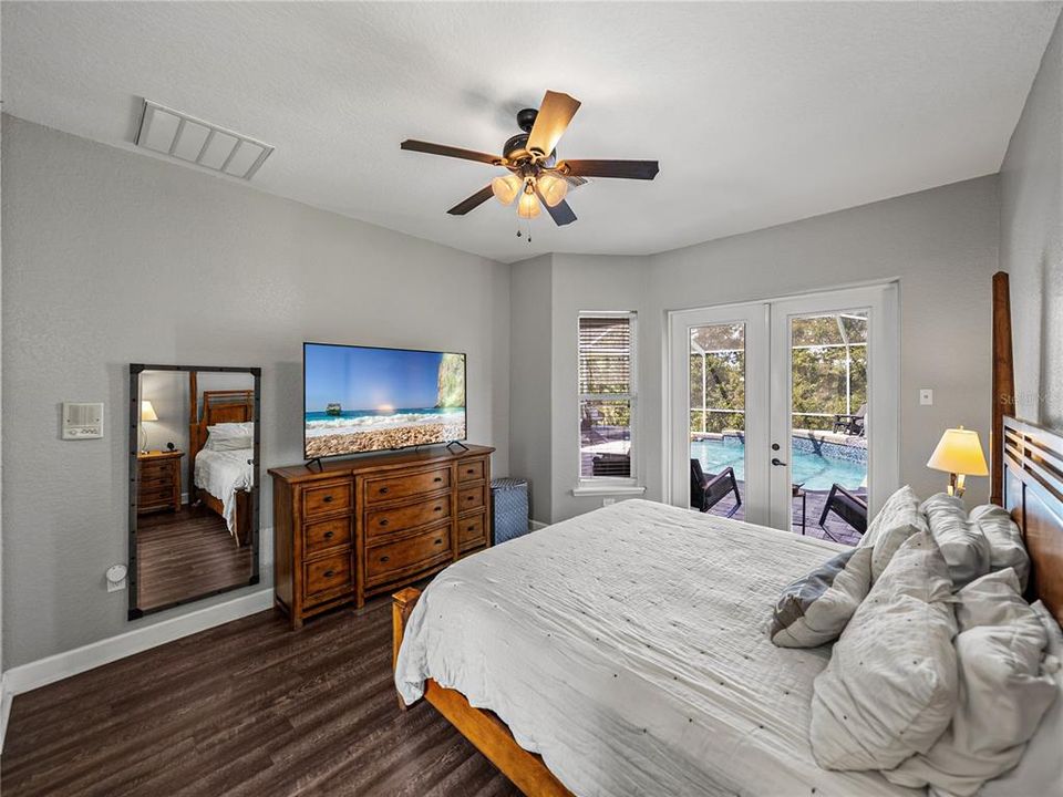 Active With Contract: $540,000 (4 beds, 3 baths, 2566 Square Feet)