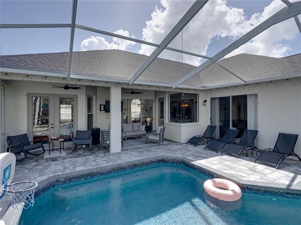 Active With Contract: $540,000 (4 beds, 3 baths, 2566 Square Feet)