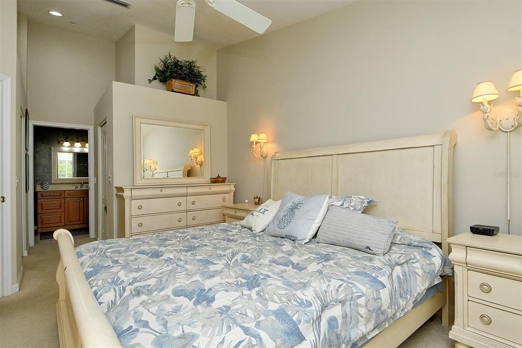 En Venta: $254,000 (2 camas, 2 baños, 1324 Pies cuadrados)