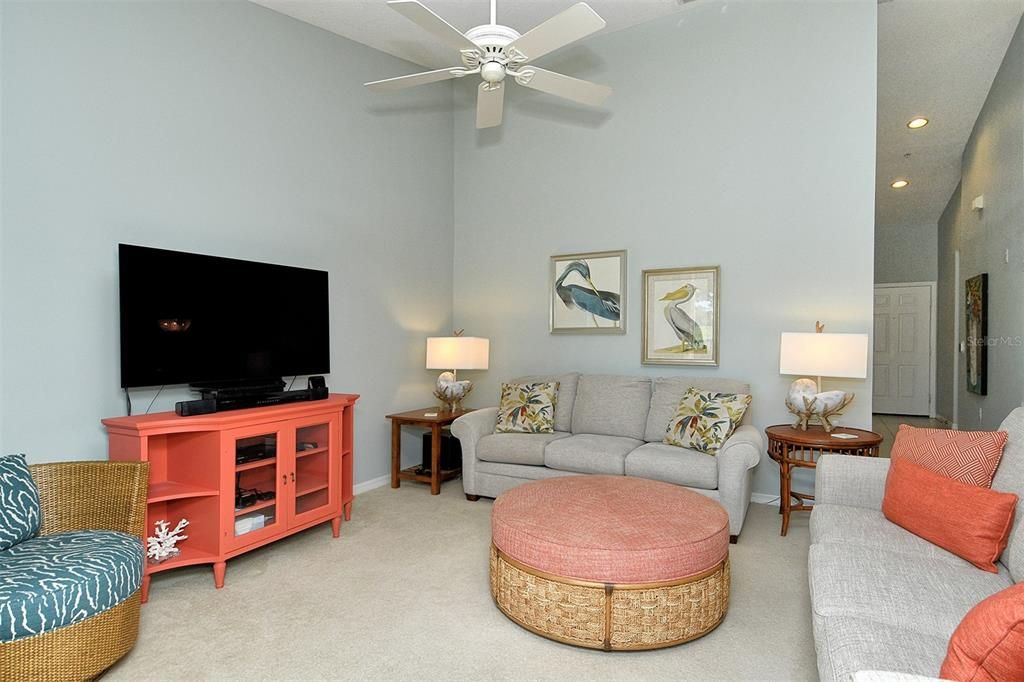 En Venta: $254,000 (2 camas, 2 baños, 1324 Pies cuadrados)