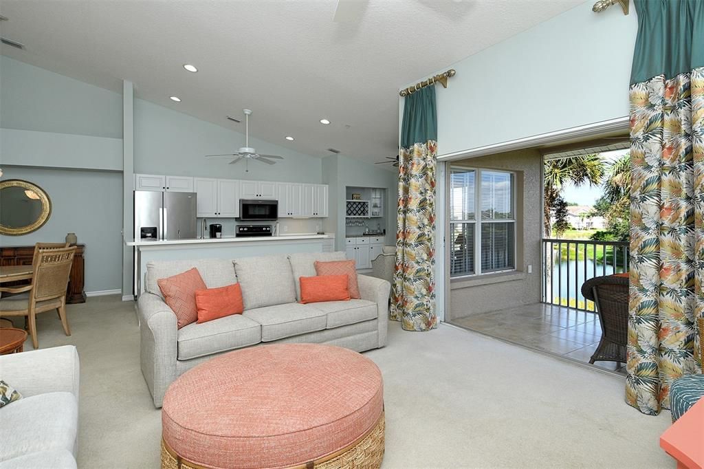 En Venta: $254,000 (2 camas, 2 baños, 1324 Pies cuadrados)