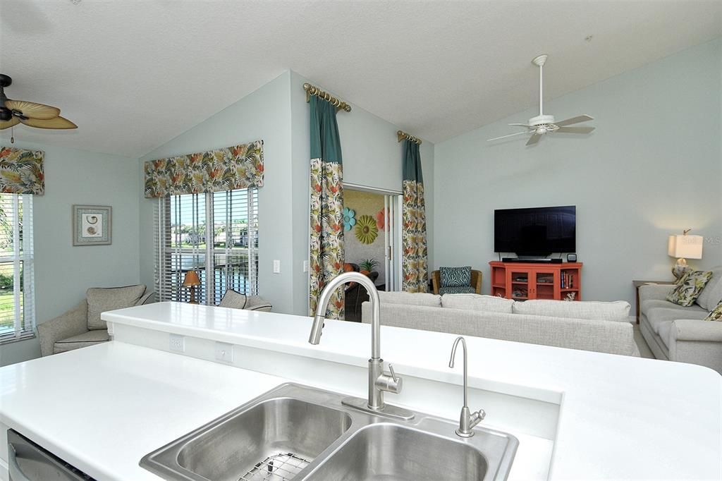 En Venta: $254,000 (2 camas, 2 baños, 1324 Pies cuadrados)