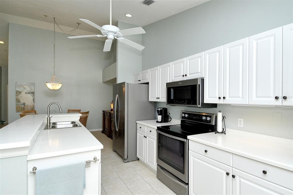 En Venta: $254,000 (2 camas, 2 baños, 1324 Pies cuadrados)