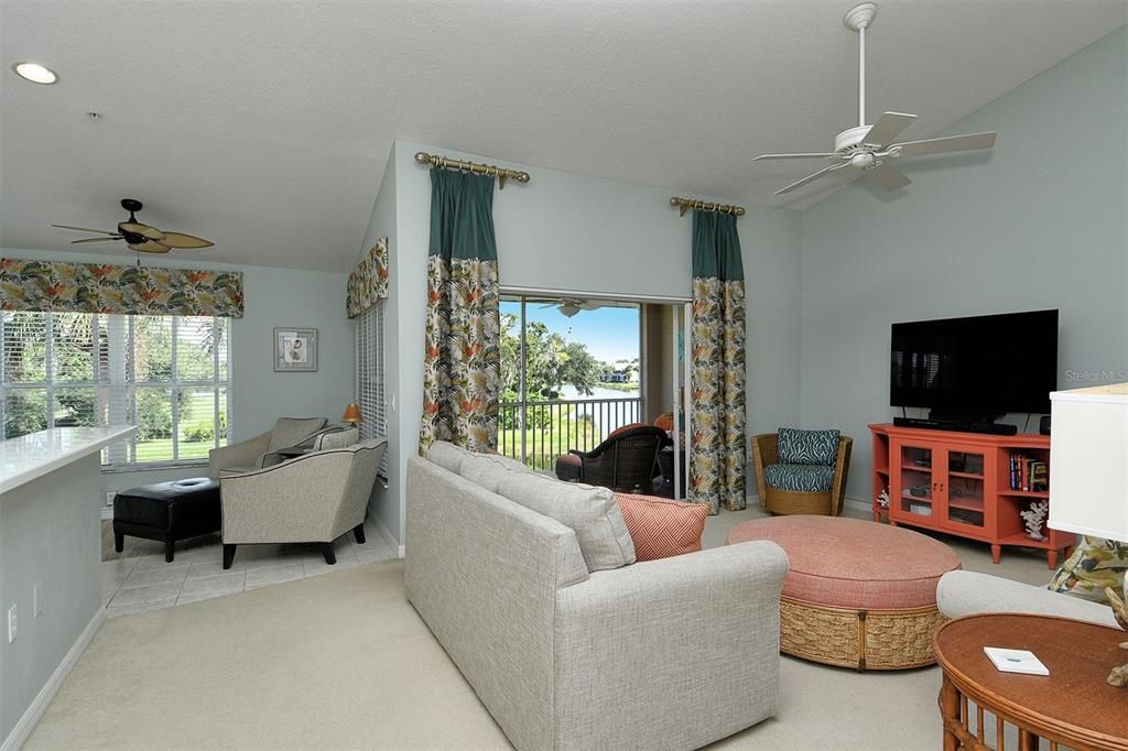 En Venta: $254,000 (2 camas, 2 baños, 1324 Pies cuadrados)