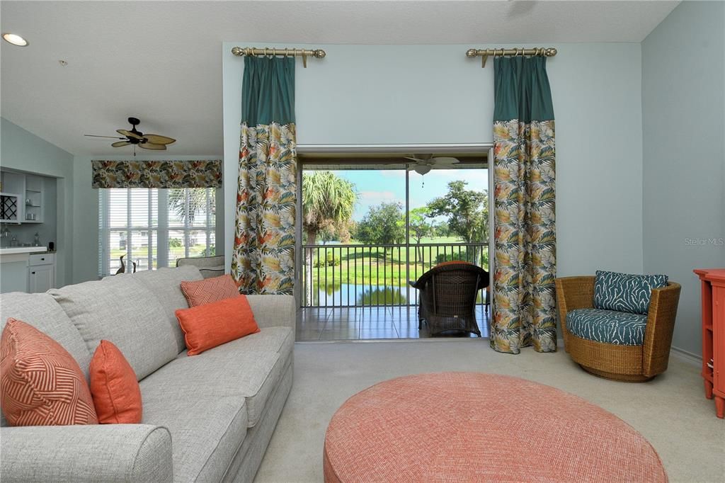 En Venta: $254,000 (2 camas, 2 baños, 1324 Pies cuadrados)