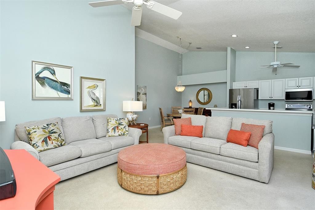 En Venta: $254,000 (2 camas, 2 baños, 1324 Pies cuadrados)