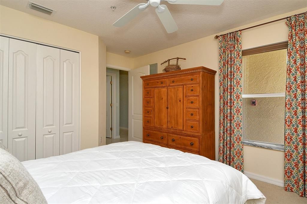 En Venta: $254,000 (2 camas, 2 baños, 1324 Pies cuadrados)