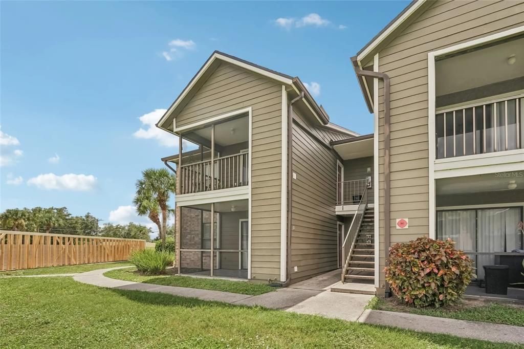 出租: $1,235 (1 贝兹, 1 浴室, 544 平方英尺)