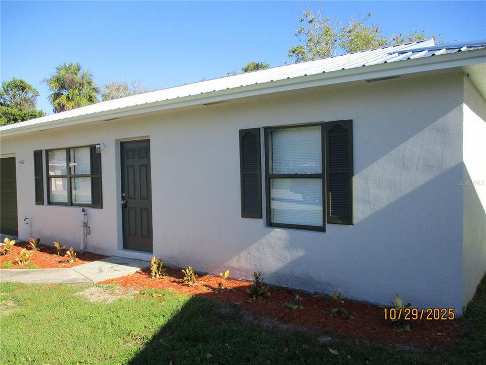 For Sale: $229,000 (2 beds, 1 baths, 800 Square Feet)