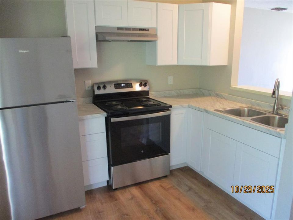 For Sale: $229,000 (2 beds, 1 baths, 800 Square Feet)