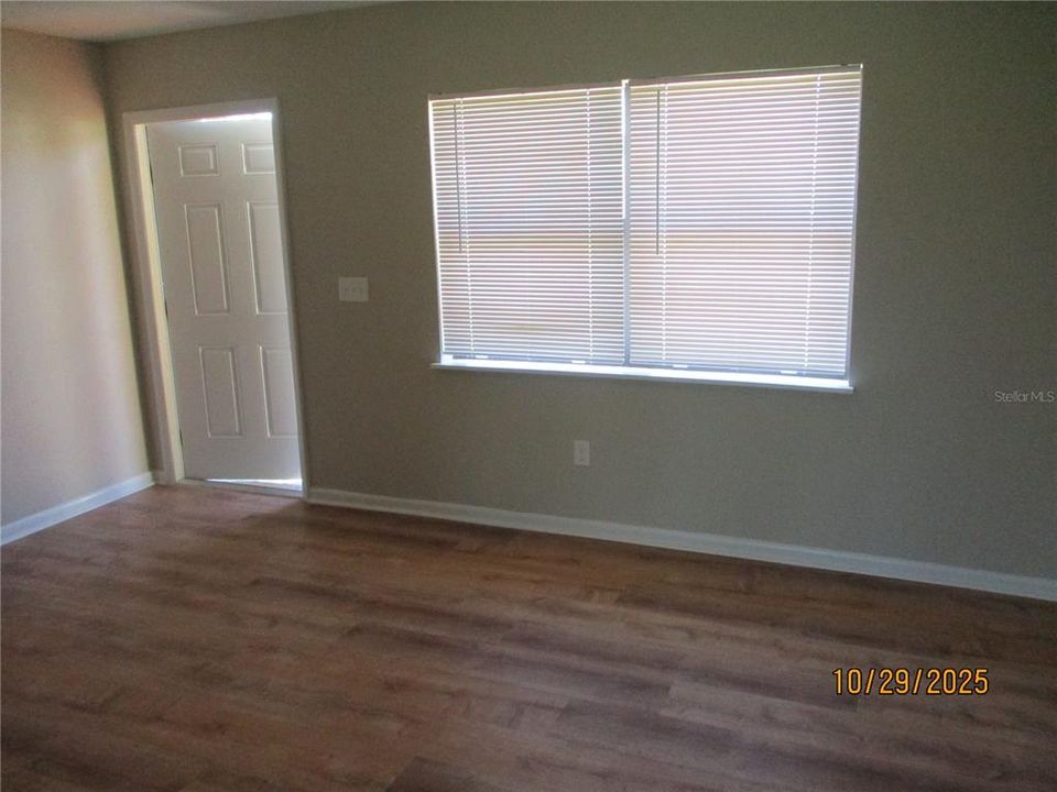 For Sale: $229,000 (2 beds, 1 baths, 800 Square Feet)