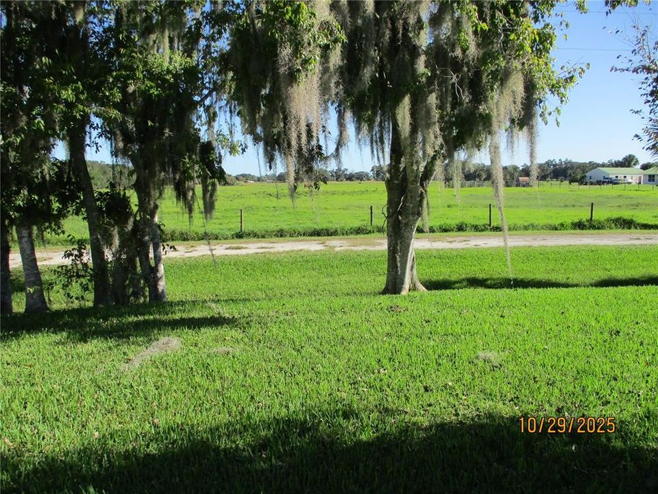 For Sale: $229,000 (2 beds, 1 baths, 800 Square Feet)