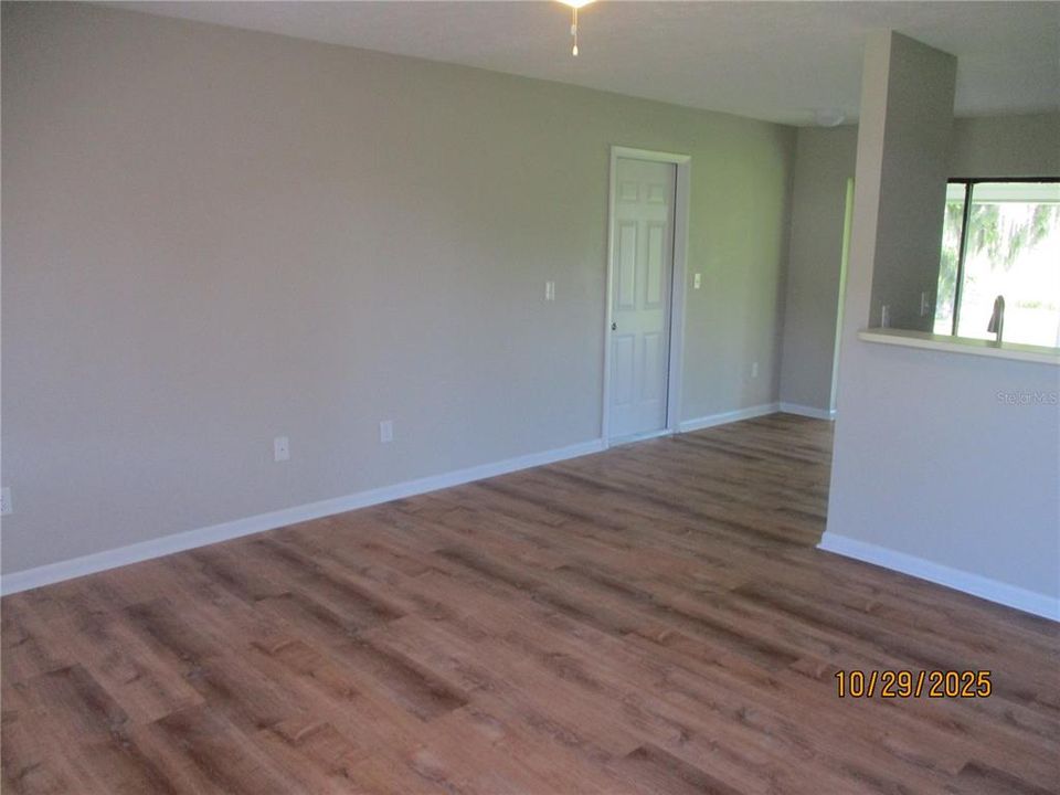 For Sale: $229,000 (2 beds, 1 baths, 800 Square Feet)