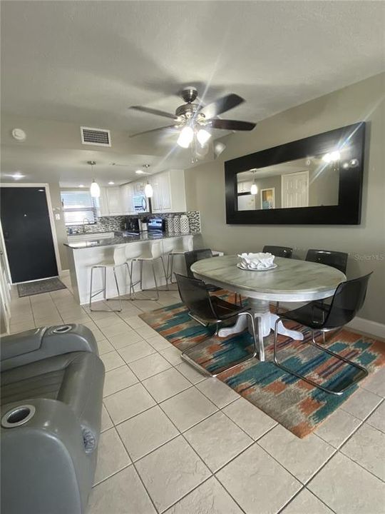 For Rent: $4,200 (2 beds, 2 baths, 1040 Square Feet)