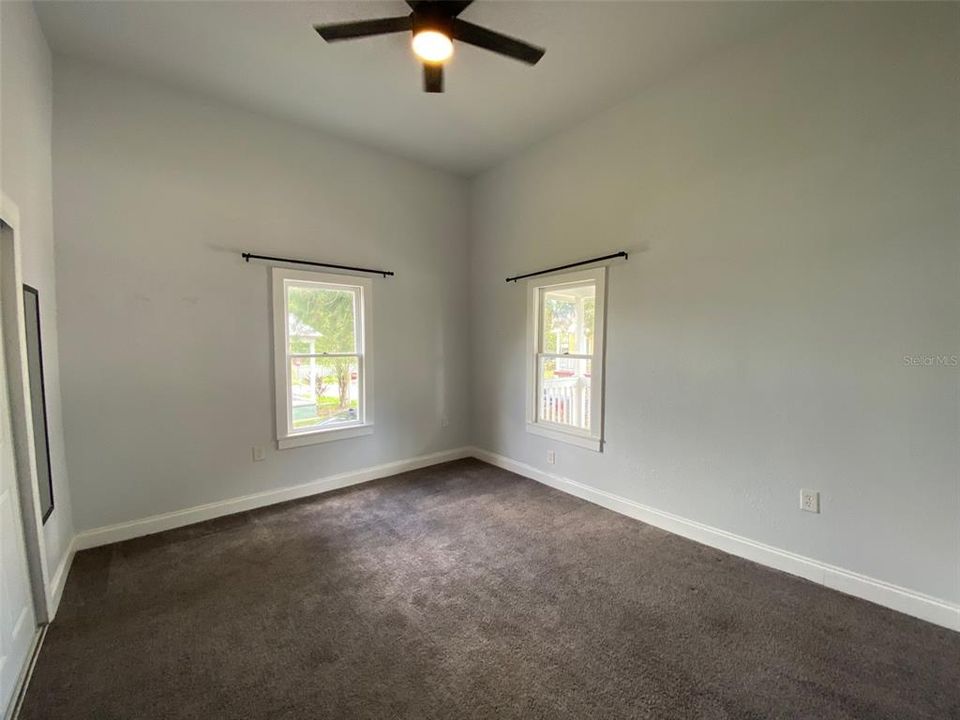 出租: $2,000 (2 贝兹, 2 浴室, 1181 平方英尺)