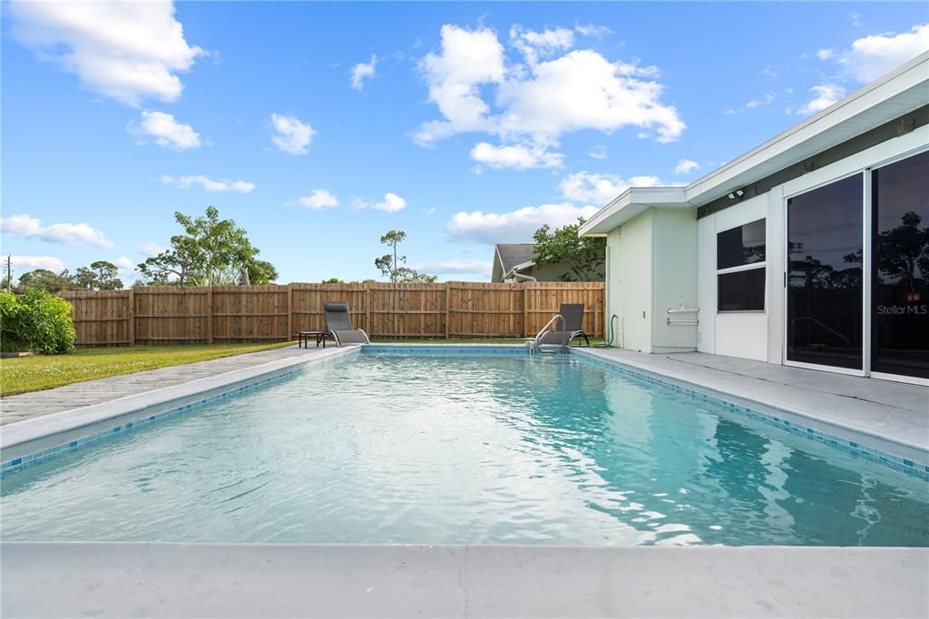 For Sale: $349,000 (3 beds, 2 baths, 1400 Square Feet)