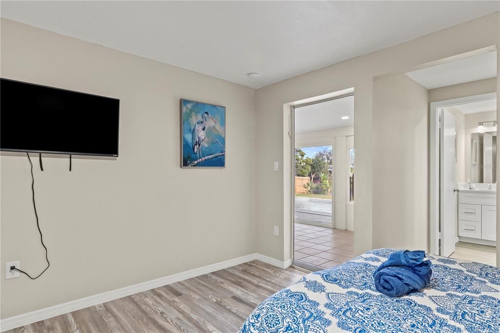 For Sale: $349,000 (3 beds, 2 baths, 1400 Square Feet)