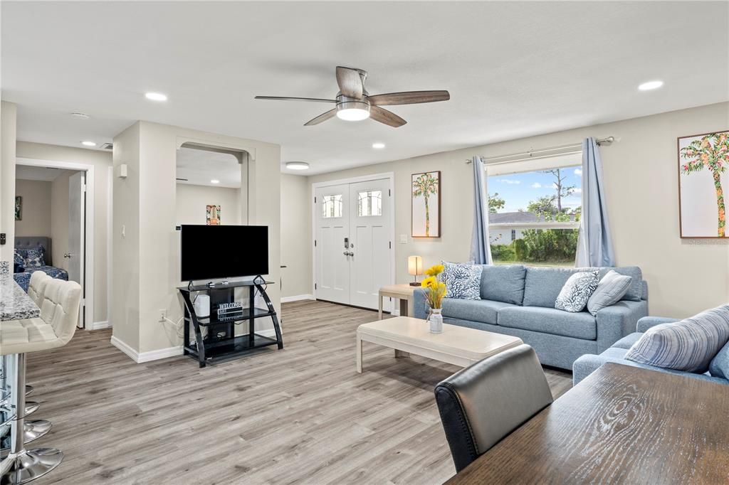 For Sale: $349,000 (3 beds, 2 baths, 1400 Square Feet)