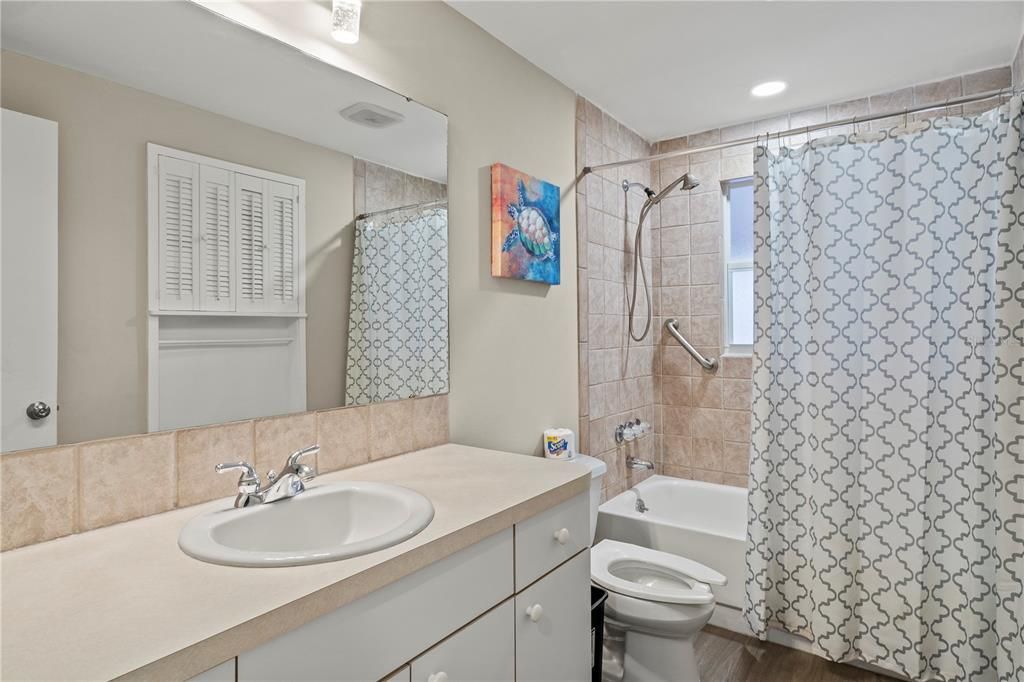 For Sale: $349,000 (3 beds, 2 baths, 1400 Square Feet)