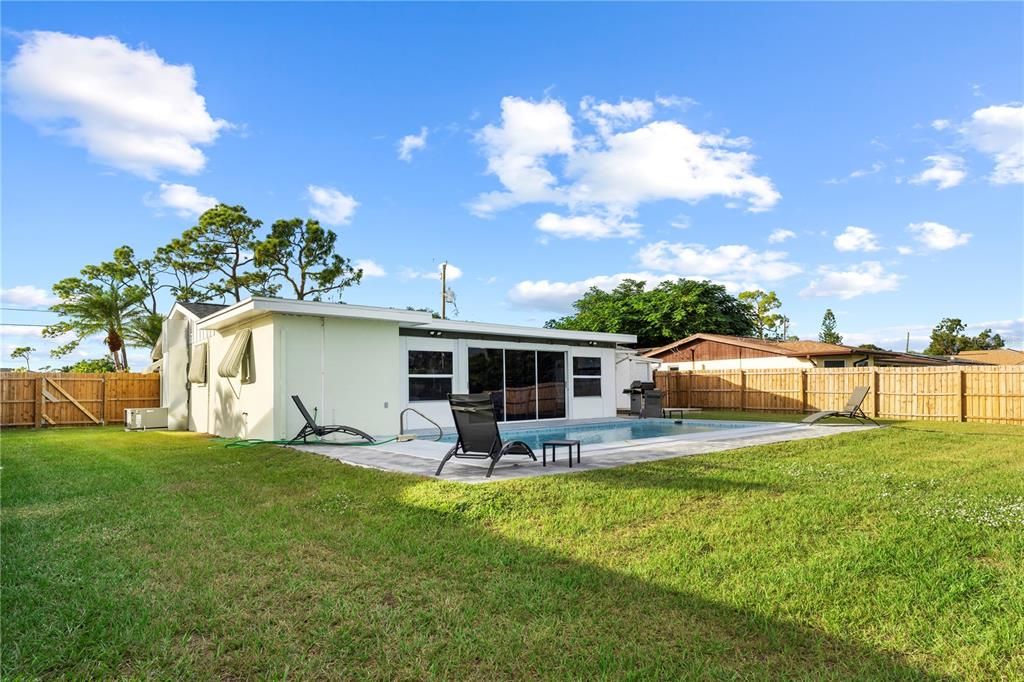 For Sale: $349,000 (3 beds, 2 baths, 1400 Square Feet)