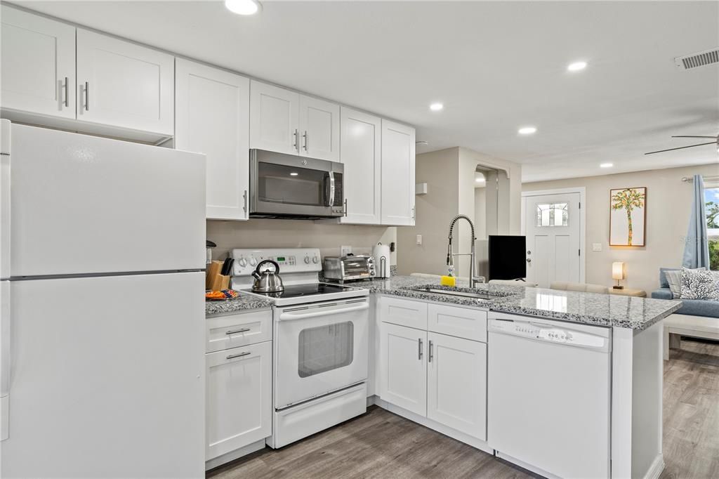 For Sale: $349,000 (3 beds, 2 baths, 1400 Square Feet)