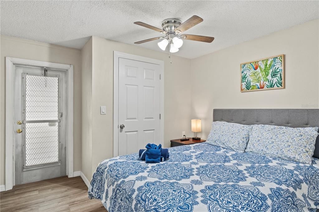 For Sale: $349,000 (3 beds, 2 baths, 1400 Square Feet)