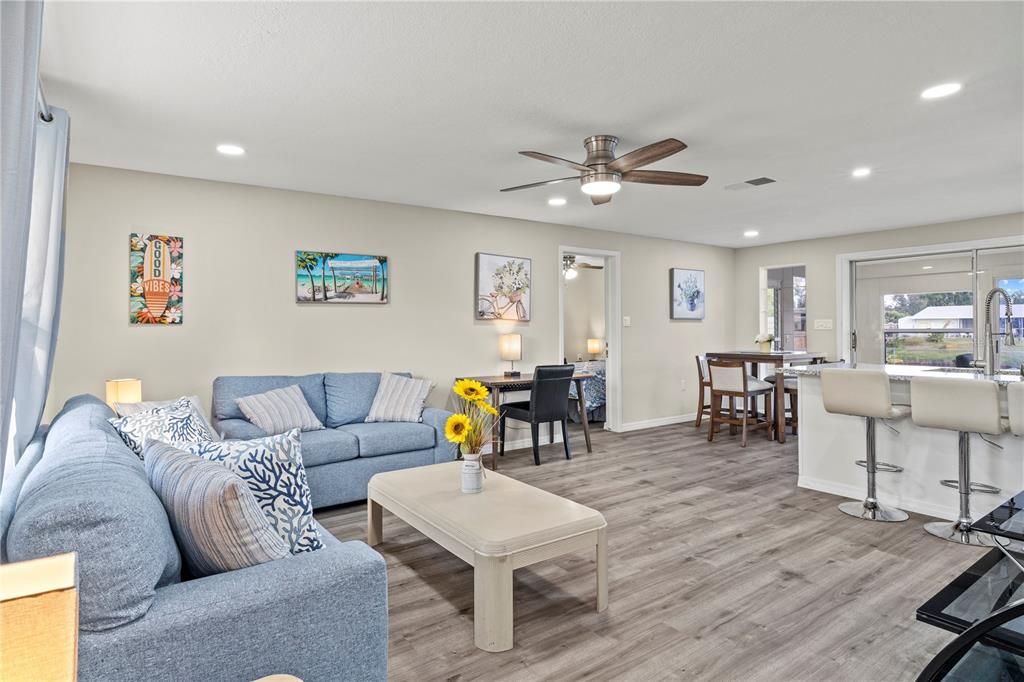 For Sale: $349,000 (3 beds, 2 baths, 1400 Square Feet)