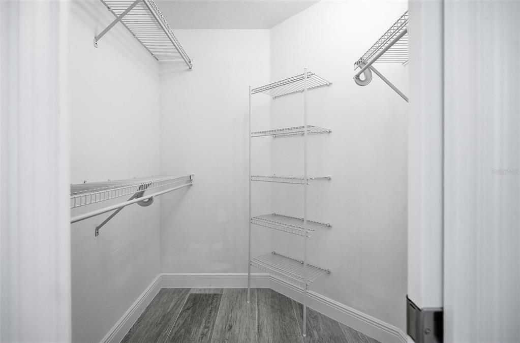 Active With Contract: $1,100,001 (5 beds, 2 baths, 2748 Square Feet)