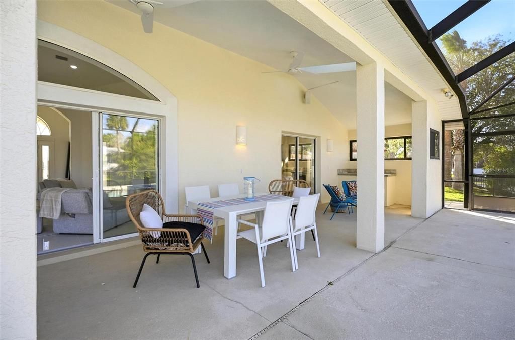 Active With Contract: $1,100,001 (5 beds, 2 baths, 2748 Square Feet)