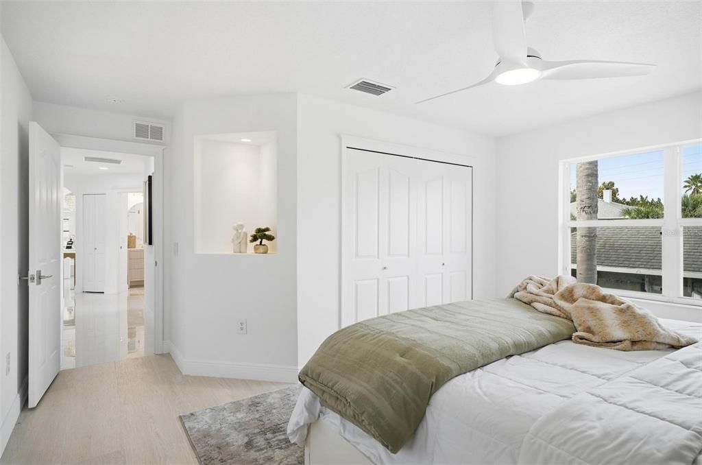 Active With Contract: $1,100,001 (5 beds, 2 baths, 2748 Square Feet)