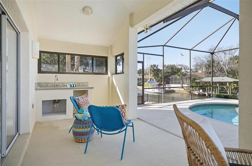 Active With Contract: $1,100,001 (5 beds, 2 baths, 2748 Square Feet)