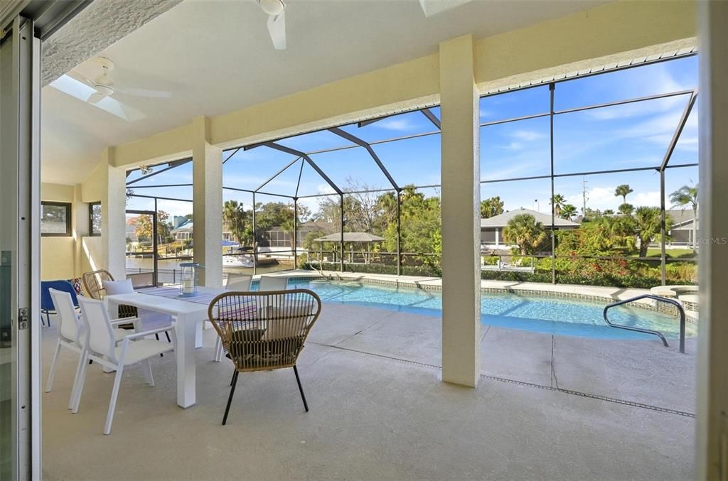 Active With Contract: $1,100,001 (5 beds, 2 baths, 2748 Square Feet)