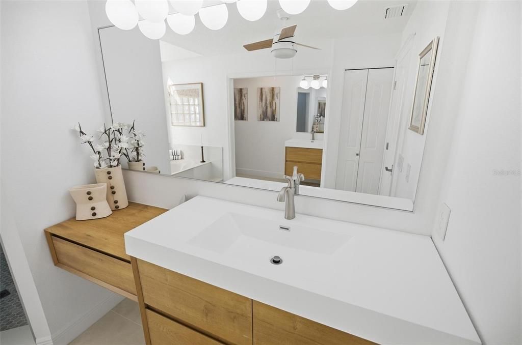 Active With Contract: $1,100,001 (5 beds, 2 baths, 2748 Square Feet)