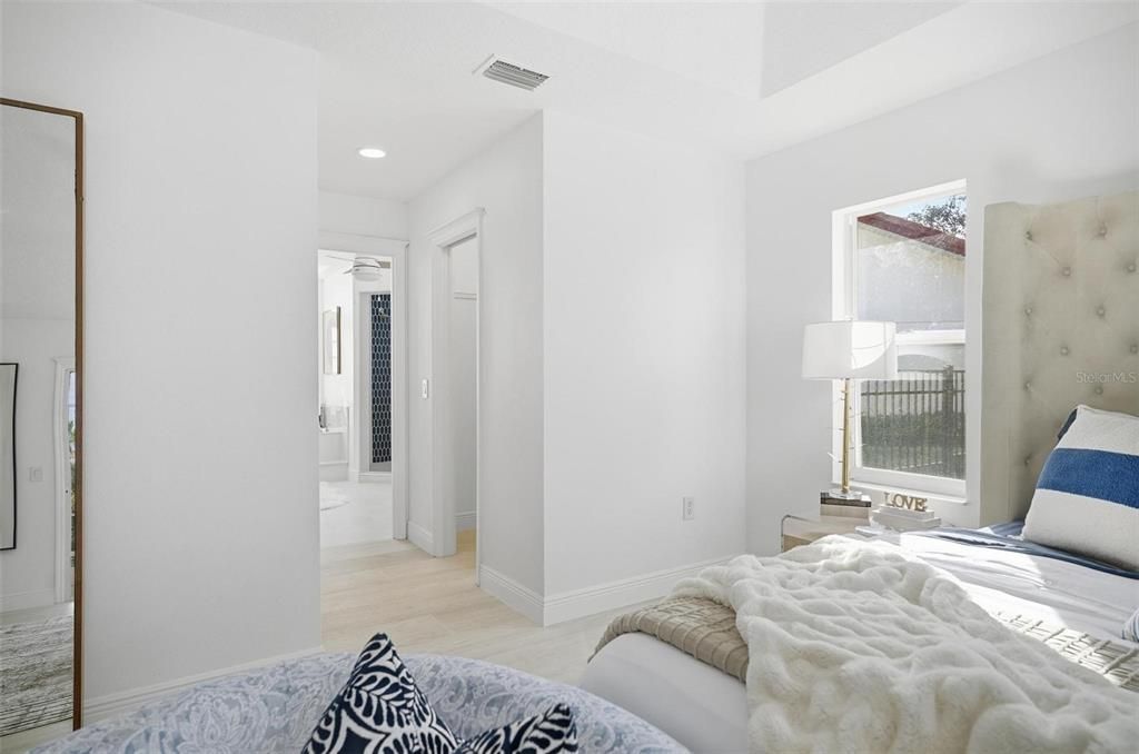 Active With Contract: $1,100,001 (5 beds, 2 baths, 2748 Square Feet)